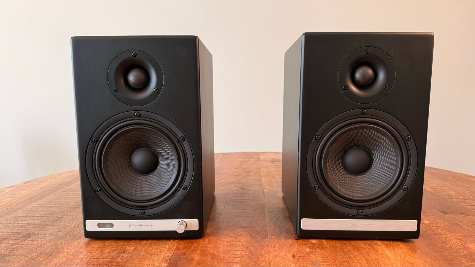 Audioengine HD6 actieve speakers, Gebruikt, Speakerset, 60 tot 120 watt, Inclusief kabels