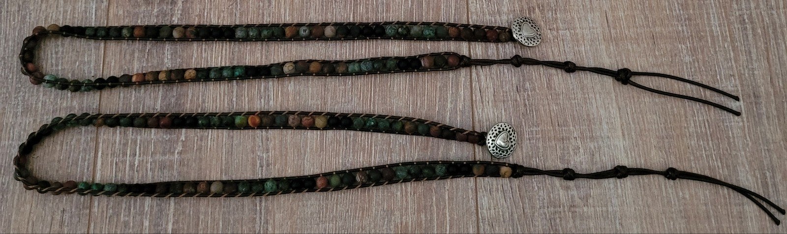 Nieuw! Wikkelarmbanden met natuursteentjes en lederen koord, Ophalen of Verzenden, Nieuw, Bruin, Leer