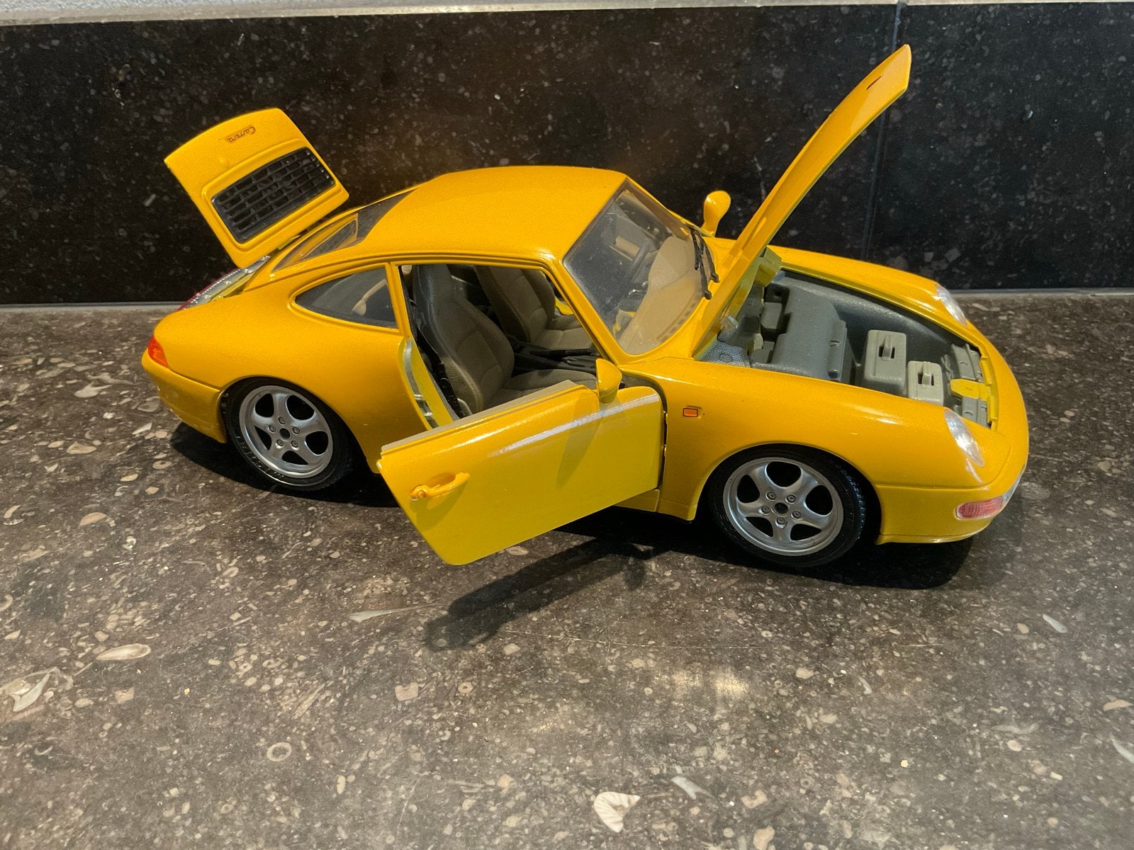 Schaalauto 1/18 Porsche 911 Carrera Burago, Hobby en Vrije tijd, Modelauto's | 1:18, Ophalen of Verzenden, Gebruikt, Auto, Bburago