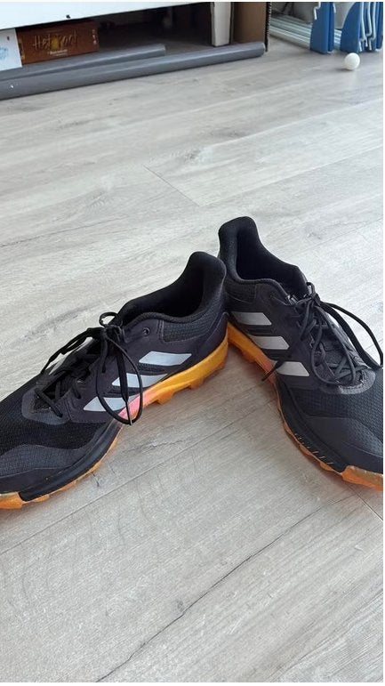 Adidas Korfbalschoenen mt 46, Ophalen of Verzenden, Zo goed als nieuw, Schoenen