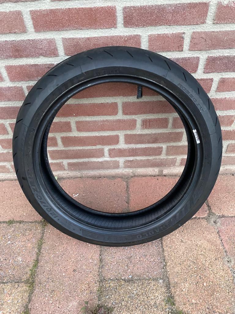 Pirelli diablo rosso IV 120-70-17, Motoren, Ophalen of Verzenden