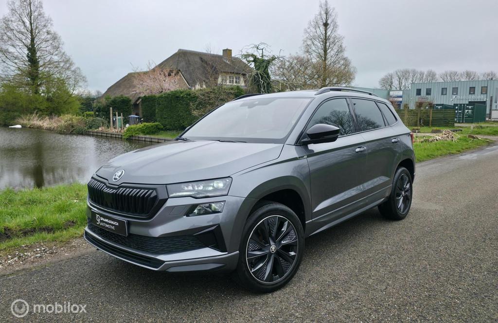 Skoda Karoq 1.5 TSI ACT Sportline / Pano / Alcantara / Navi, Auto's, Skoda, Zwart, 4 cilinders, 1317 kg, Karoq