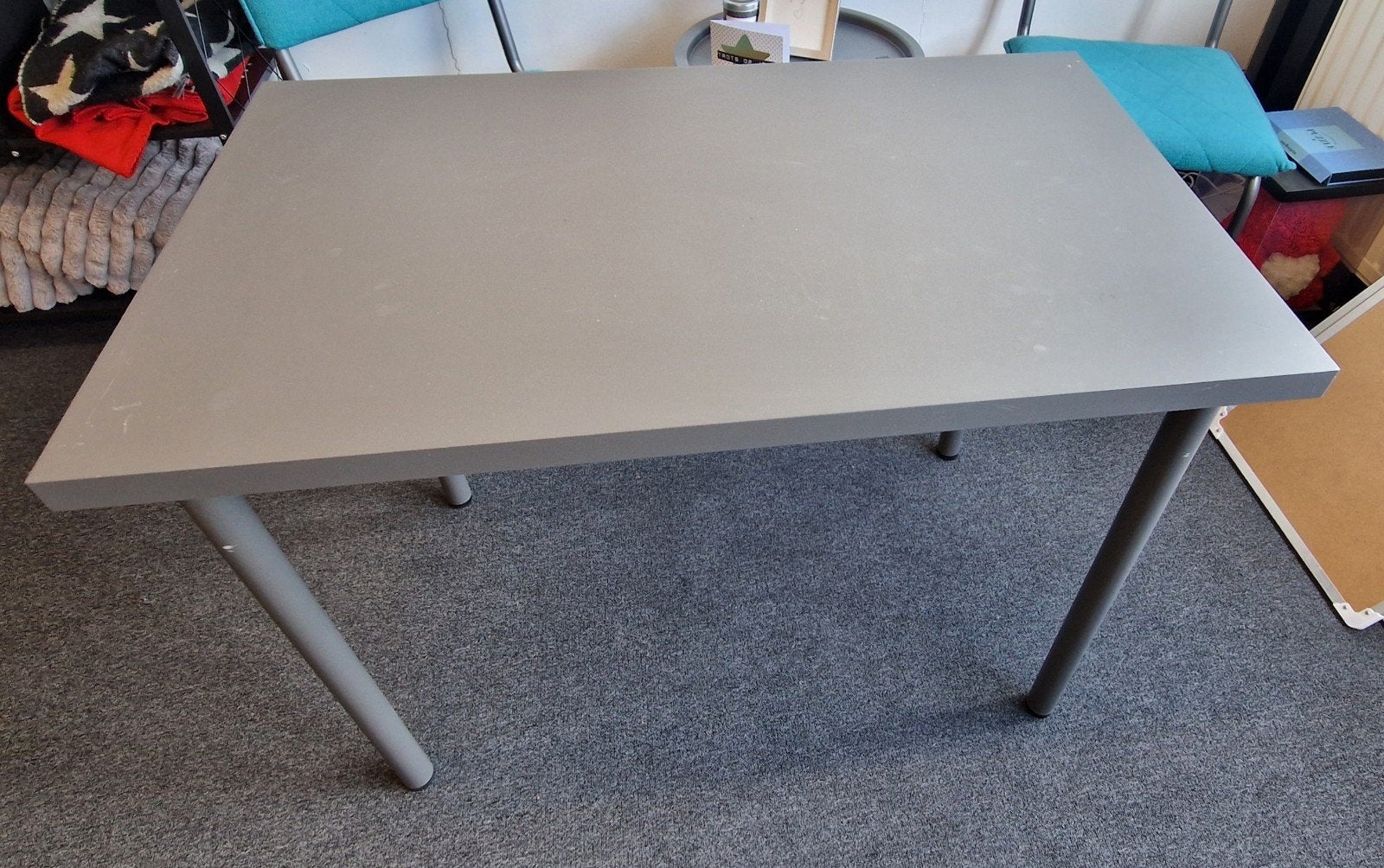 Grijze Ikea Linnmon tafel/bureau met metalen poten, Ophalen, Gebruikt, 100 tot 150 cm, 50 tot 100 cm
