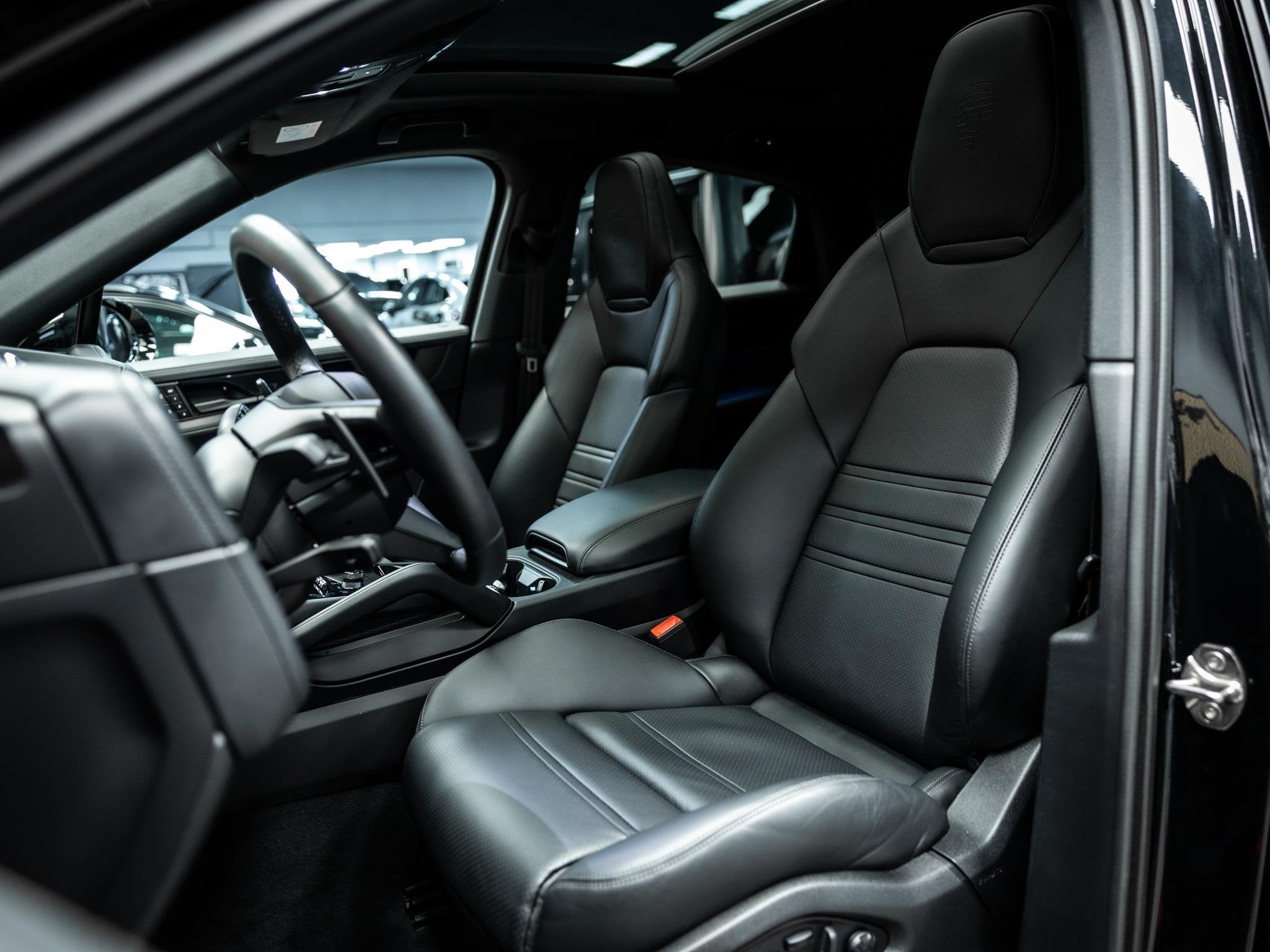 Porsche Cayenne Coupé 3.0 E-Hybrid Black Edition Prachtige, Automaat, Gebruikt, 2995 cc, 4 stoelen