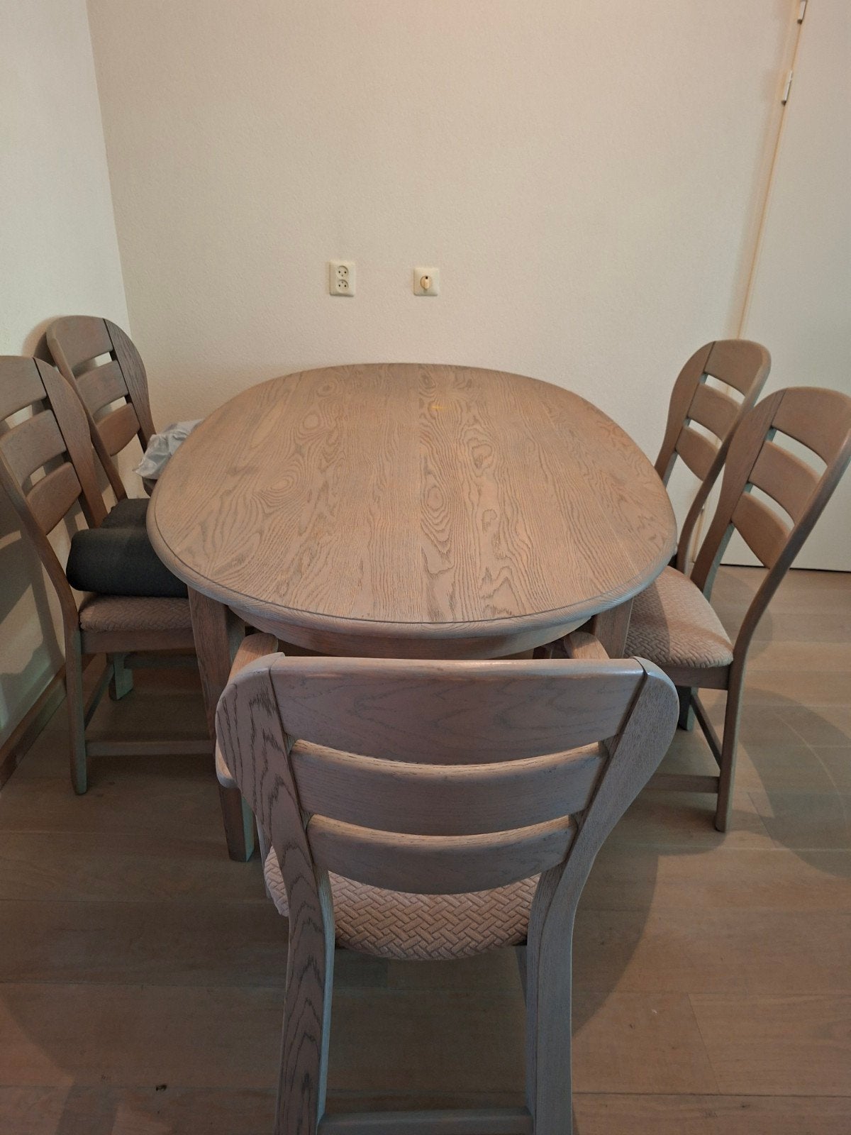 Ovale eettafel met5 stoelen - massief eikenhout, Gebruikt, 100 tot 150 cm, Eikenhout, Ophalen of Verzenden