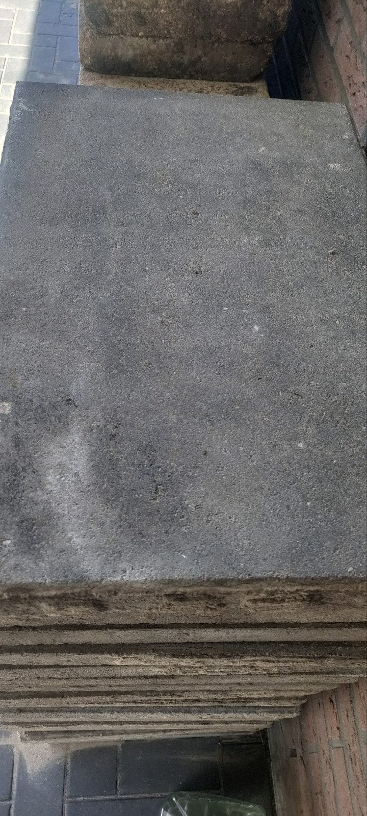 19 gebruikte betontegels 40x60 cm Gratis, Tuin en Terras, Tegels en Klinkers, Ophalen, Gebruikt, 5 tot 10 m², Beton