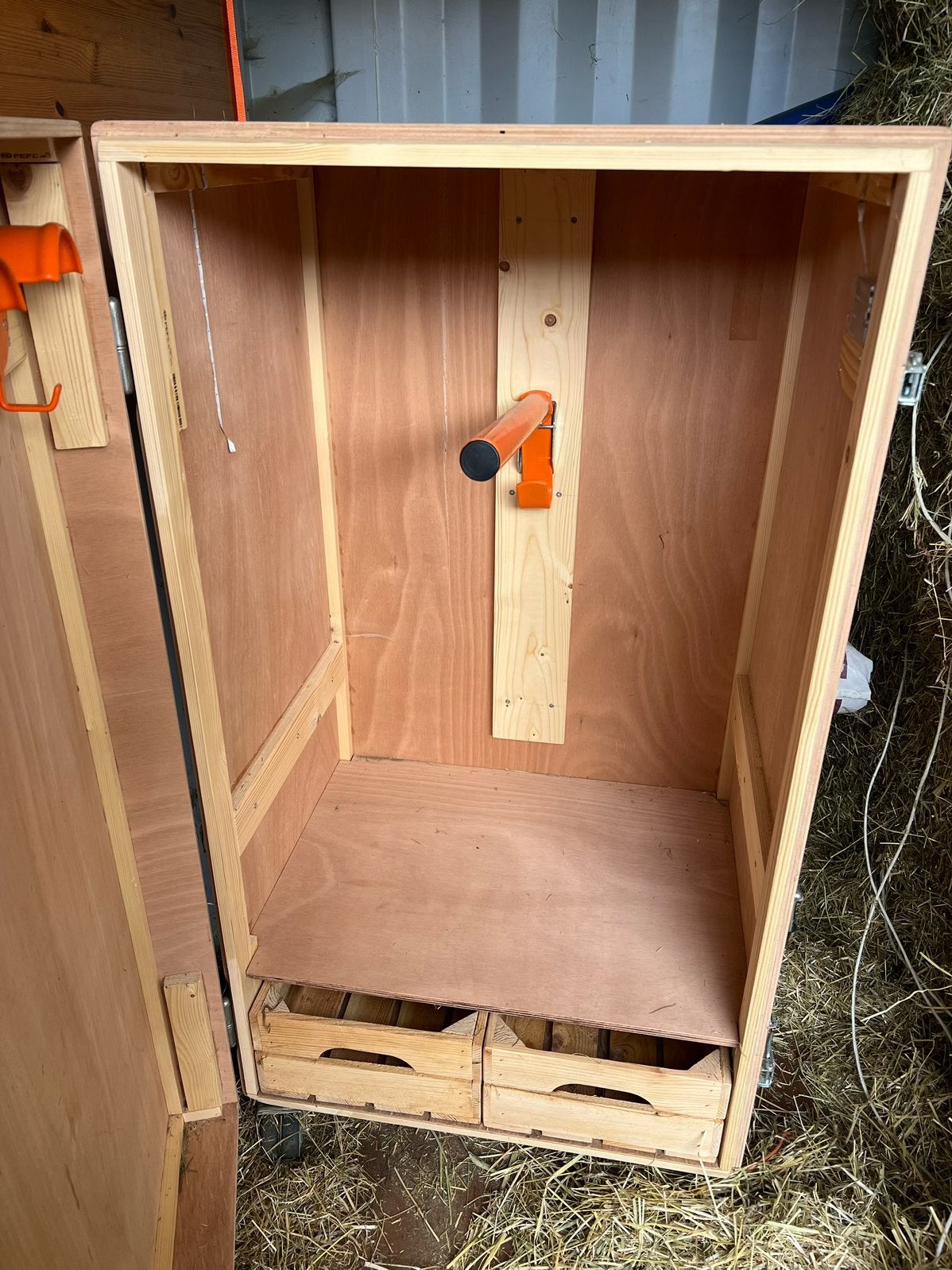 Houten councours kast, Dieren en Toebehoren, Ophalen, Zo goed als nieuw, Overige disciplines