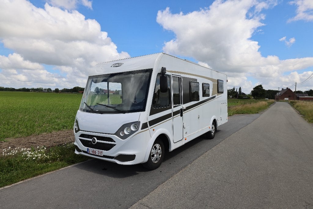 Carado I449 integraalcamper – 2019 – automaat – queensbed, Caravans en Kamperen, Campers, Particulier, tot en met 4, Half-integraal