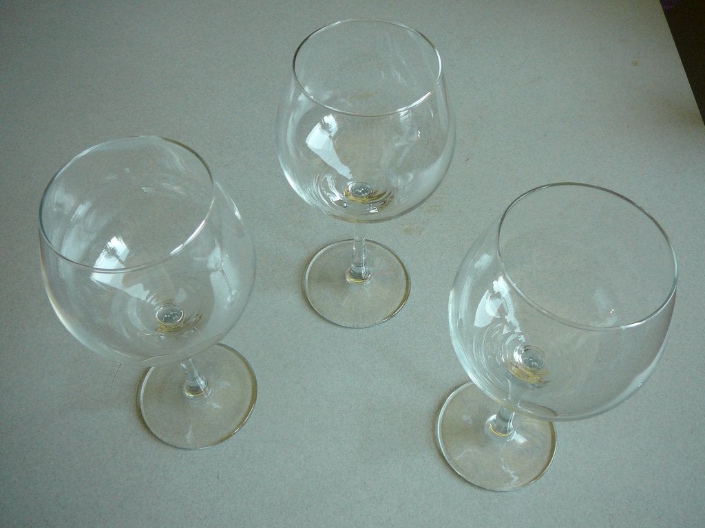 3 wijnglazen op voet, Glas of Glazen, Ophalen of Verzenden, Overige stijlen, Glas
