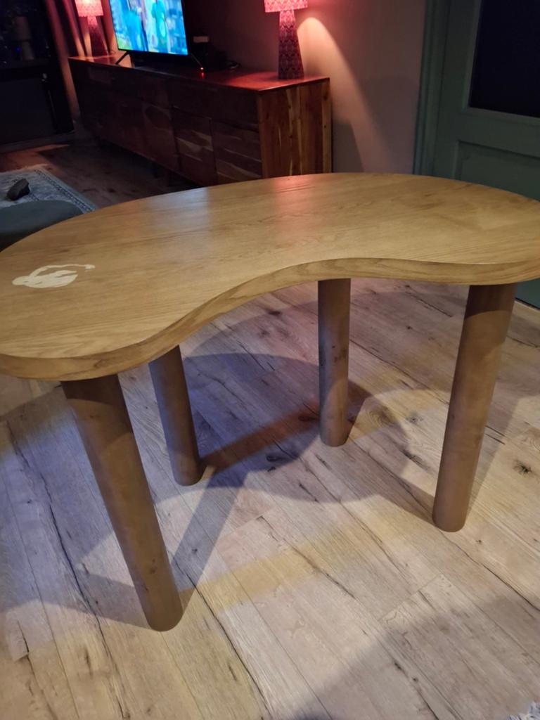 Sidetable met organische vorm 25 euro, Huis en Inrichting, Tafels | Bijzettafels, Gebruikt, Organisch, Modern, 75 cm of meer, Overige vormen