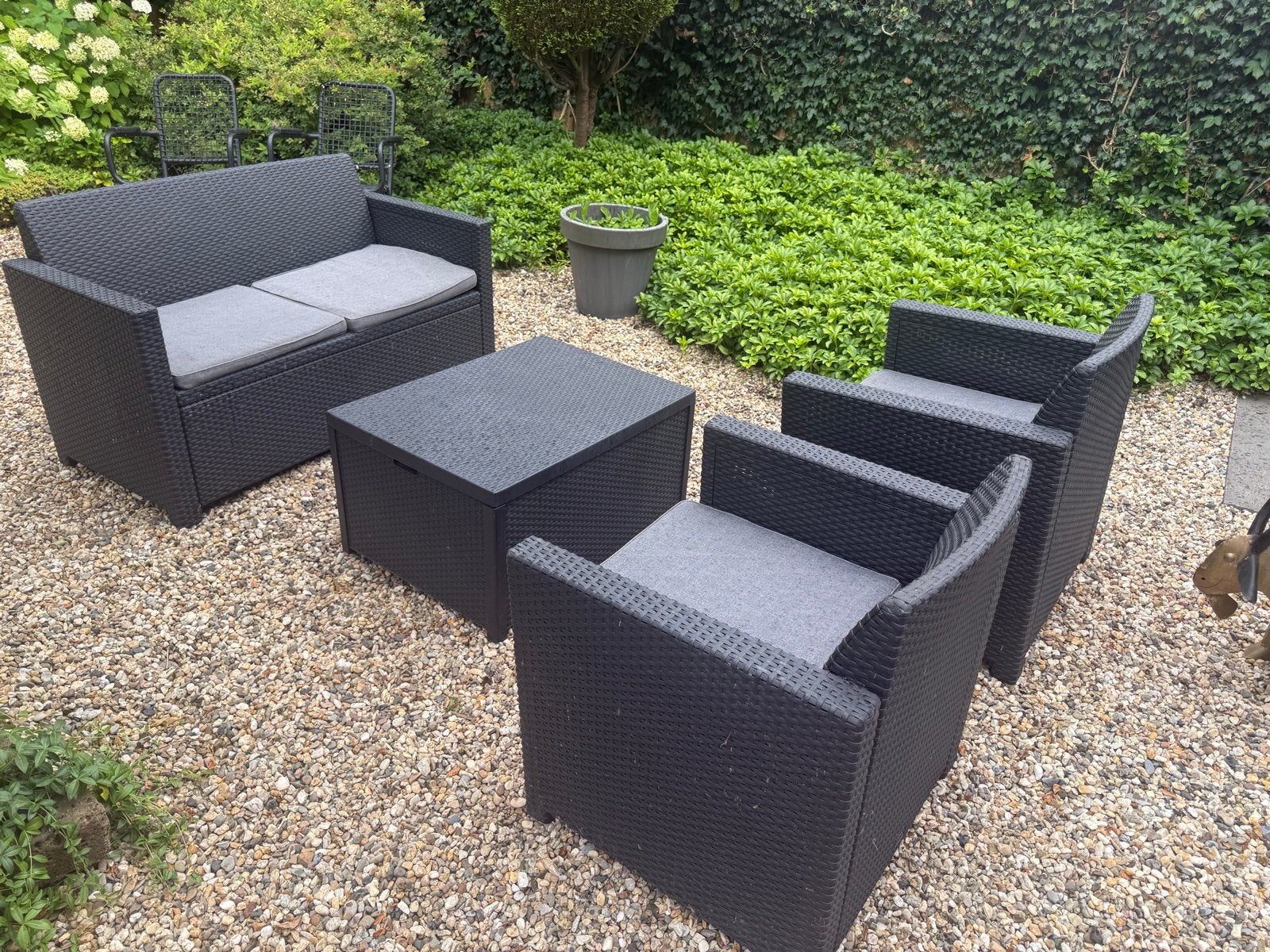 Loungeset met opbergtafel voor kussens, Tuin en Terras, Ophalen, 4 zitplaatsen, Kunststof, Gebruikt