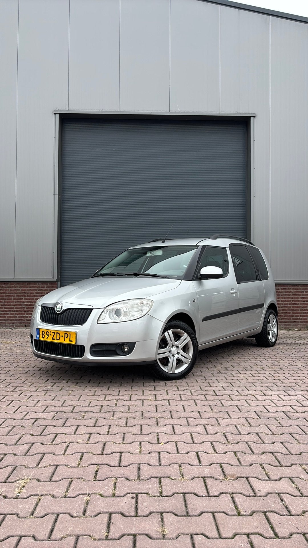 Skoda Roomster 1.6 16V Airco, Voorwielaandrijving, Zwart, 4 cilinders, Roomster