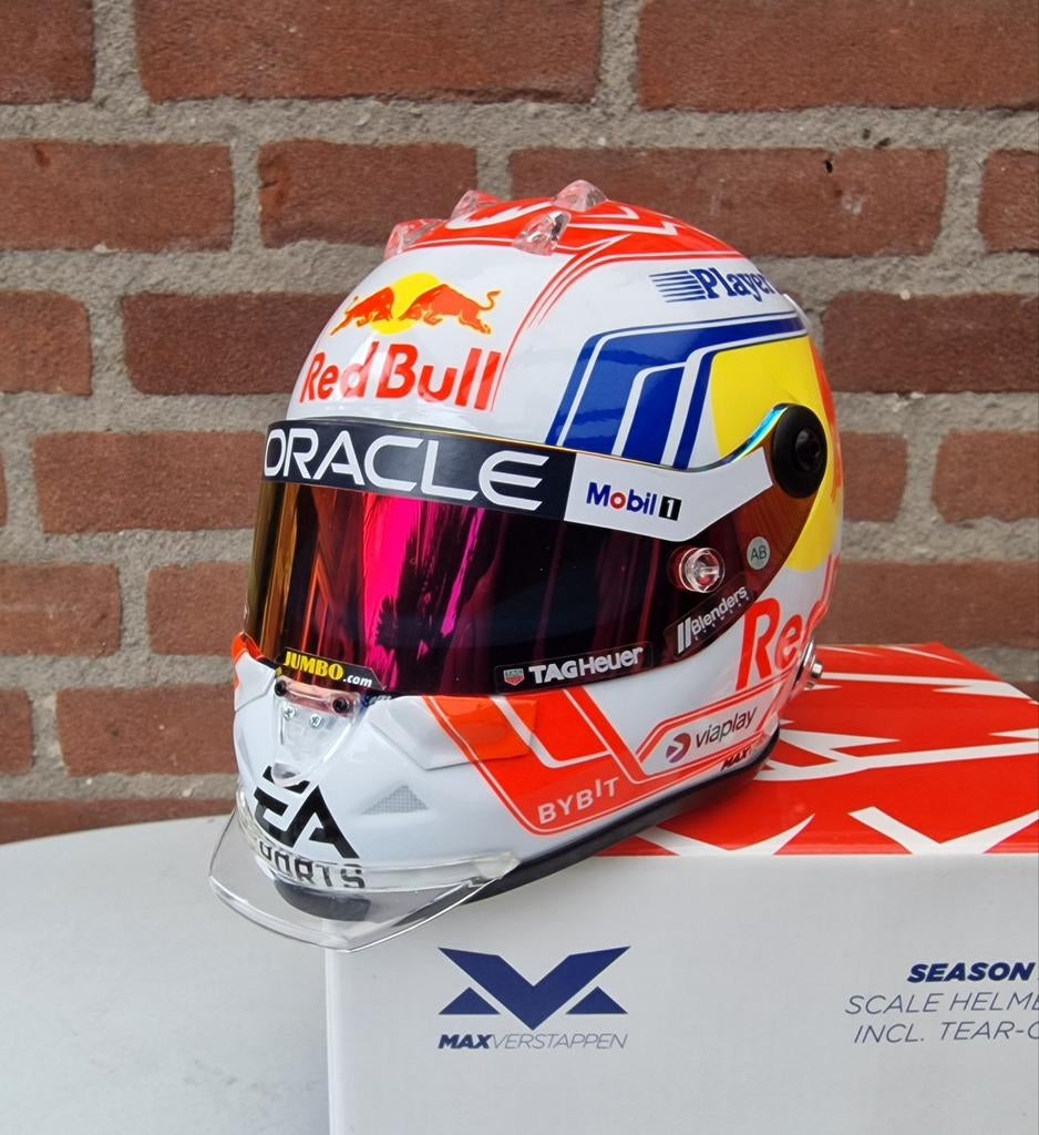 Max Verstappen helm 1:2 Season 2023 + Updates., Verzamelen, Ophalen of Verzenden, Zo goed als nieuw, Formule 1