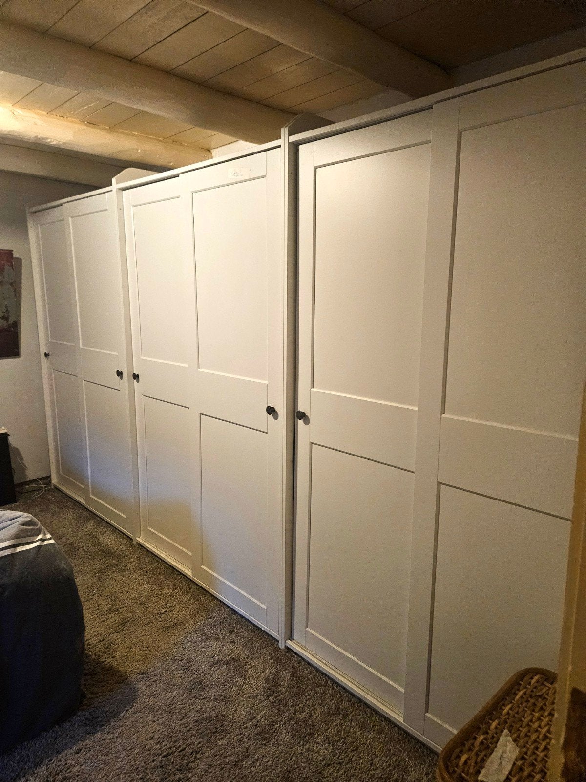 IKEA HAUGA Kledingkast met schuifdeuren (wit), Ophalen, Met plank(en), Zo goed als nieuw, 150 tot 200 cm