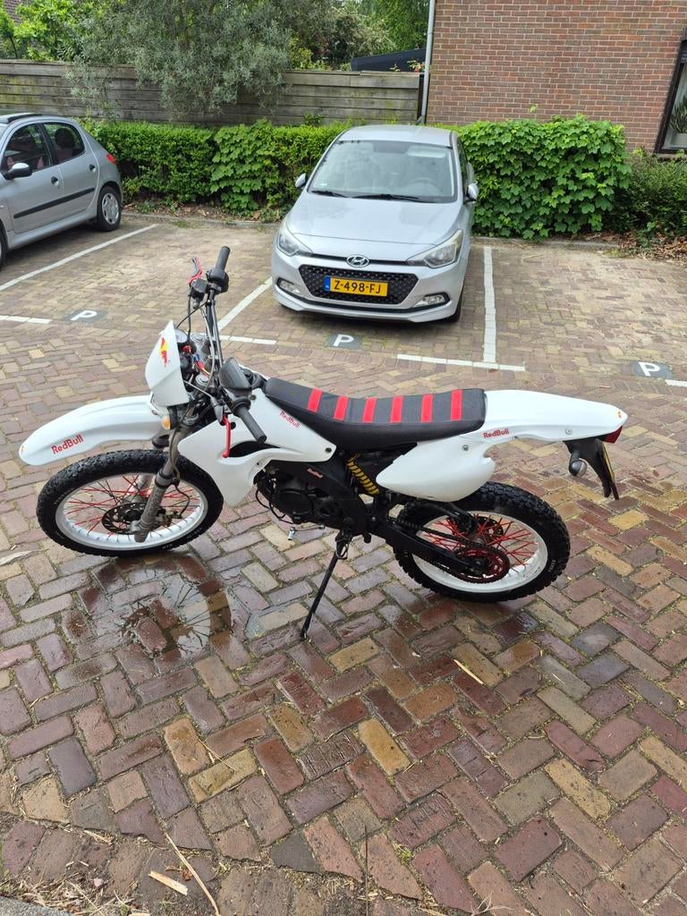 Motorhispania Redbell 2006 - Kleine opknapper met AM6 blok, Fietsen en Brommers, Brommeronderdelen | Algemeen, Ophalen of Verzenden