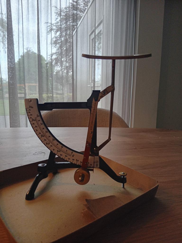 Vintage brievenweger / postweegschaal tot 250 gram, Antiek en Kunst, Ophalen of Verzenden