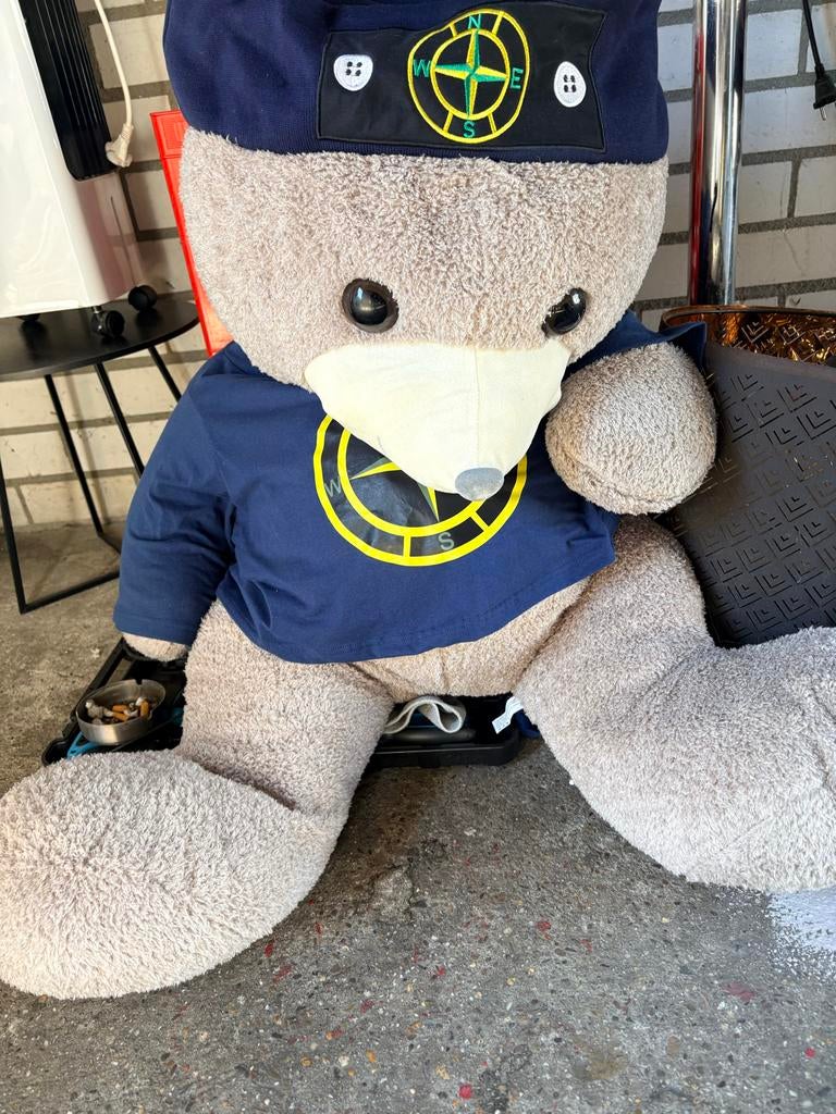 Grote Knuffelbeer met Stone Island Kleding, Ophalen, Gebruikt, Beer