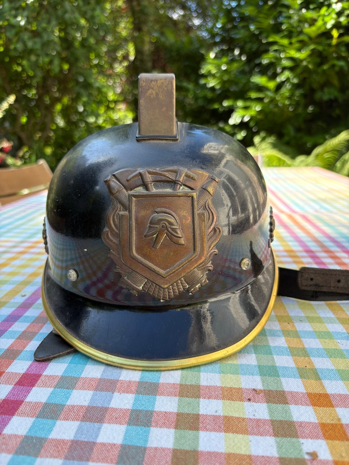 Oude metalen brandweerhelm met hanenkam, Ophalen, Gebruikt