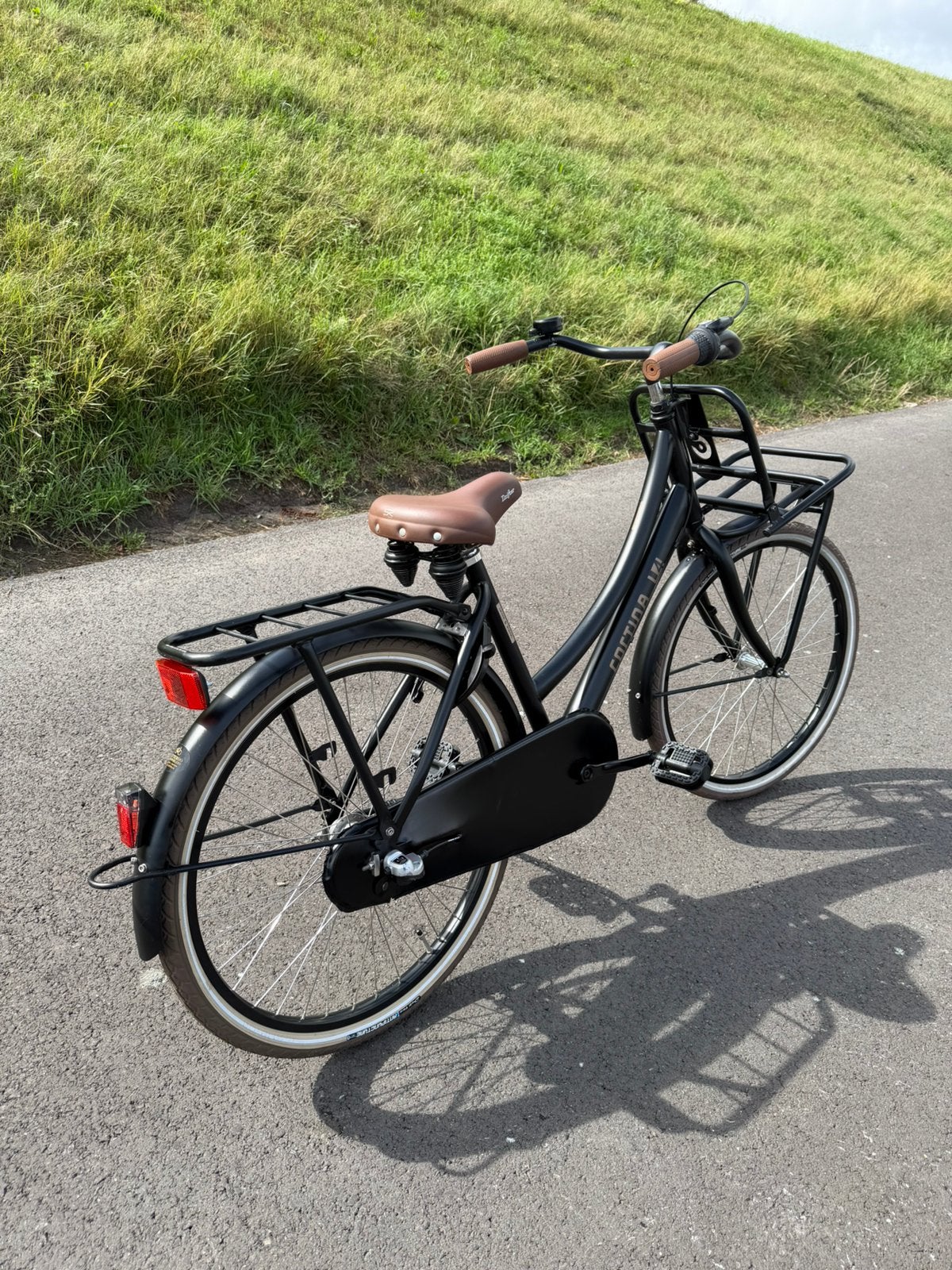 Cortina U4 - 24 inch - meisjes fiets - Jett Black Matt, Ophalen, Zo goed als nieuw, Versnellingen