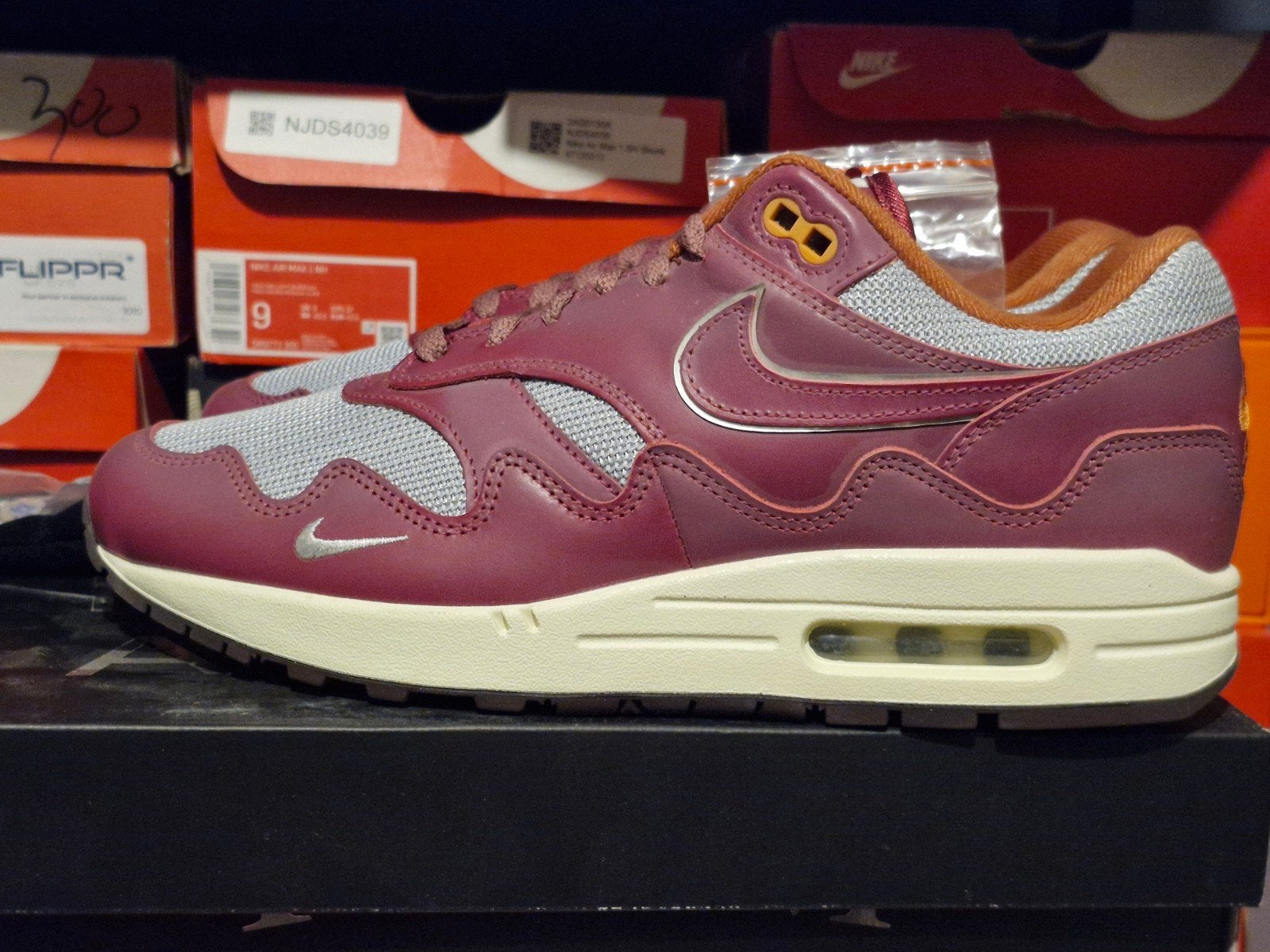 Nike Air Max 1 x Patta 'Rush Maroon' - us 9 eur 42.5, Overige kleuren, Nike, Nieuw, Ophalen of Verzenden