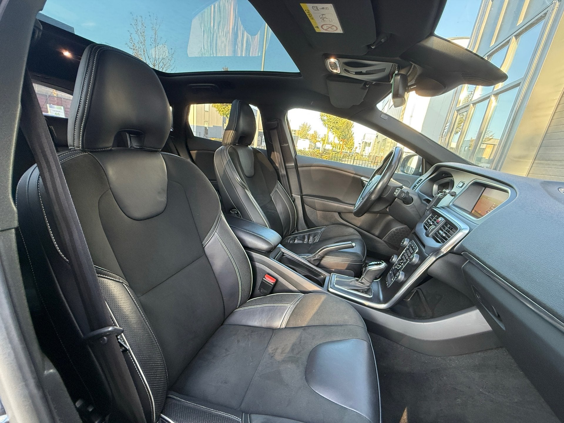 Volvo V40 1.5 T3 Polar+ Sport / AUTOMAAT / PANORAMADAK / CAM, Auto's, Euro 6, 4 cilinders, 700 kg, Blauw