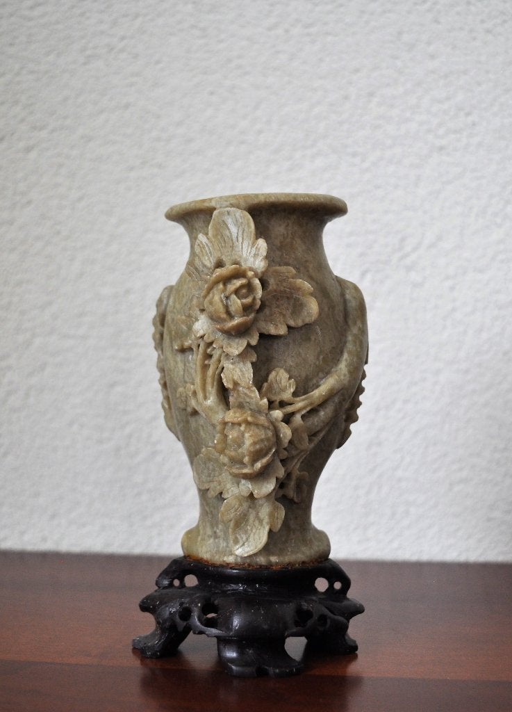 Antiek Chinees Vaasje Speksteen Relief 15 cm, Ophalen