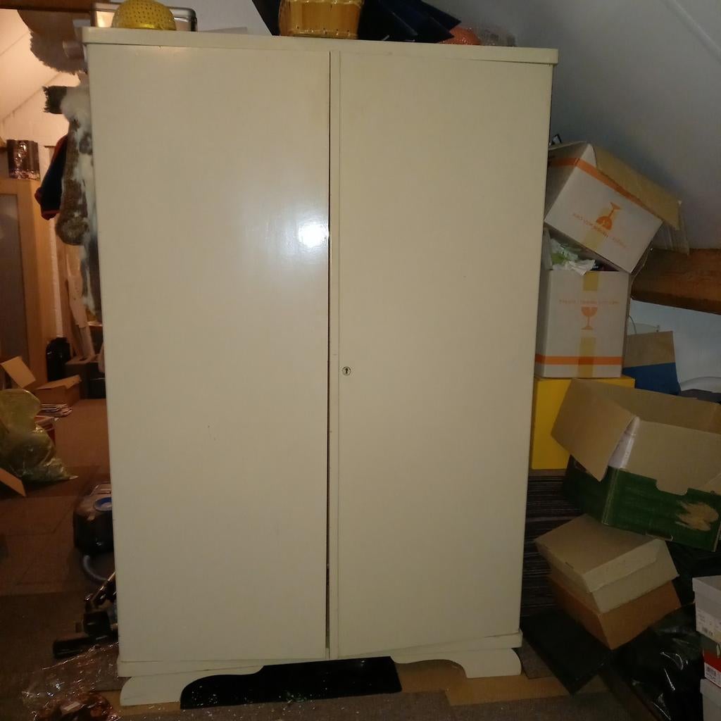 Brocante kast, Ophalen