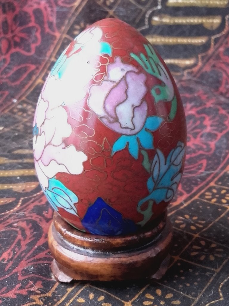 Mooi oud Chinees ei van cloisonne met bloemen 7,7 cm., Handgemaakt, China, Meerkleurig, Overige materialen