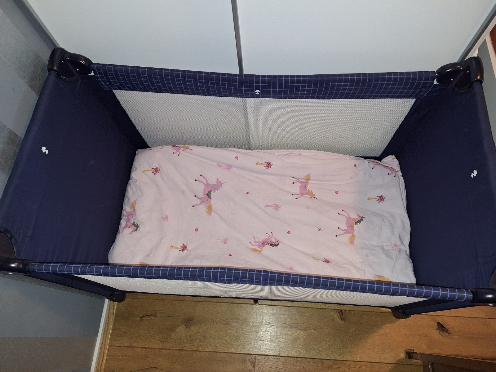 Graco campingbedje met matrasje en beddengoed, Kinderen en Baby's, Boxen, Ophalen, Gebruikt, Rechthoekig
