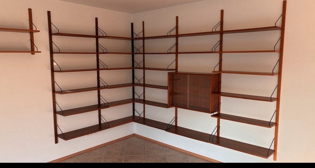 4 wanden met Poul Cadovius-wandrekken, Ophalen, Gebruikt, 150 discs of meer, Hout