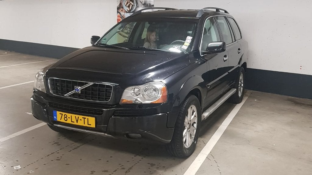 Volvo XC90 2.9 T6 Geartronic 2003 Zwart 7 Persoons, Zwart, Open dak, 138 €/maand, 7 stoelen