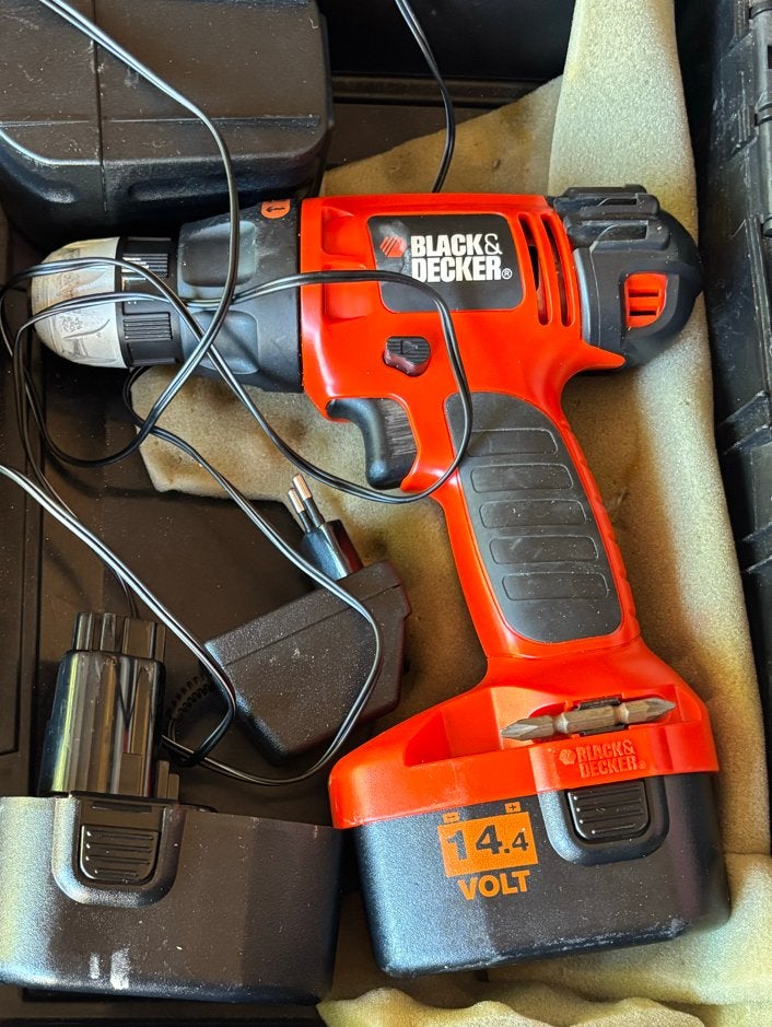 Black & Decker 14.4V Boor- en Schroefmachine met Accu, Ophalen, Gebruikt, Minder dan 400 watt, Boor- en Schroefmachine