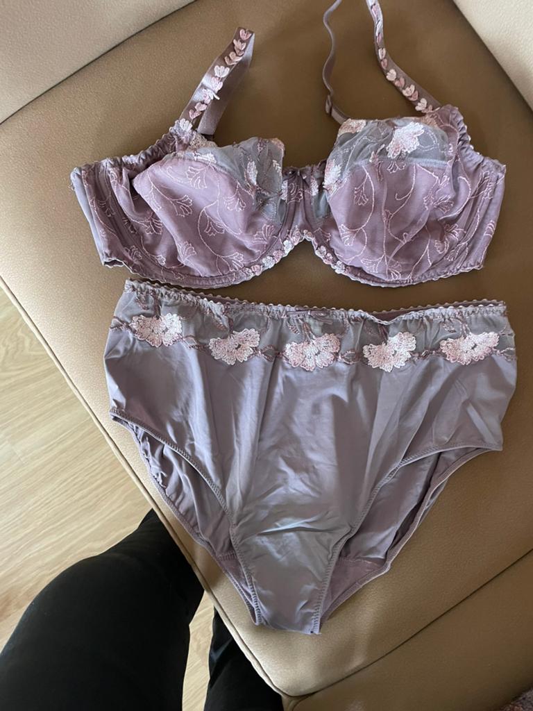 Primadonna setje bruin met roze borduursel, Ophalen of Verzenden, Bruin, Setje