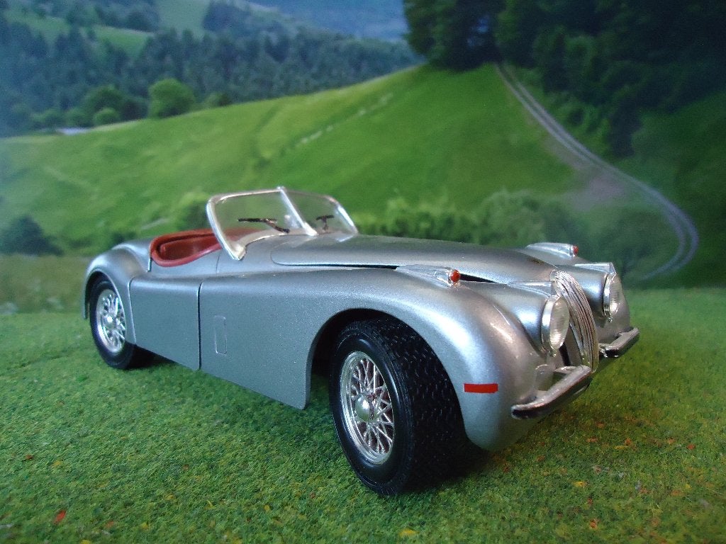 1/18 Jaguar XK 120 ERTL, Hobby en Vrije tijd, Ophalen of Verzenden, Zo goed als nieuw, Auto, ERTL