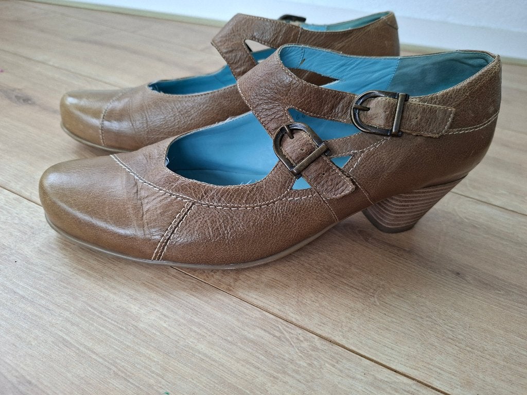 Mooie Durea schoenen maat H8 = 42, Kleding | Dames, Schoenen, Durea, Schoenen met lage hakken, Beige, Ophalen of Verzenden