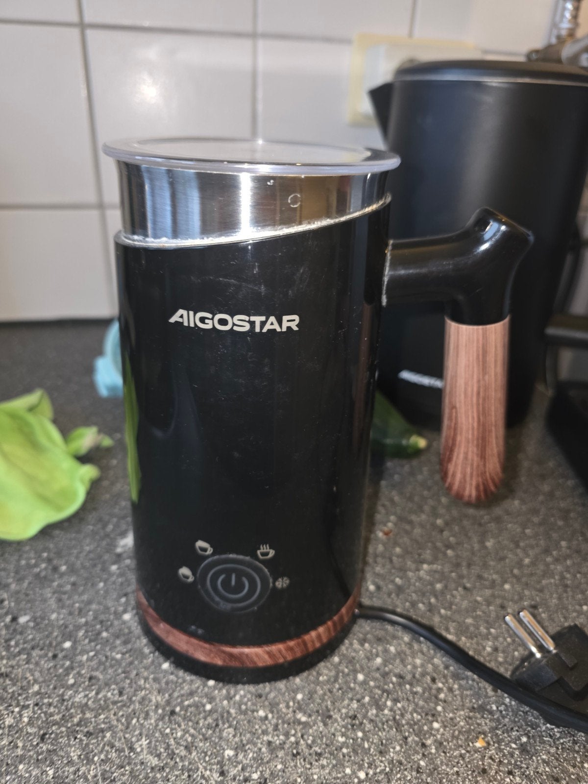 Aigostar Elektrische Melkopschuimer - Zwart, Ophalen of Verzenden, Gebruikt, Elektrische melkopschuimer
