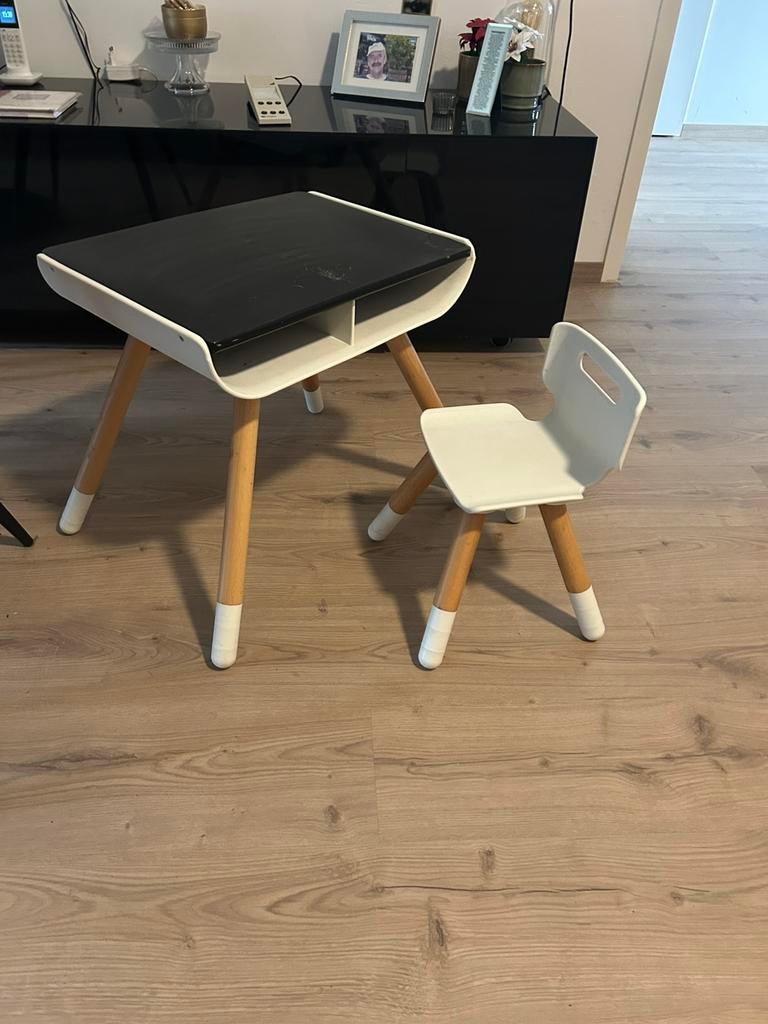 Iconisch BEBOONZ bureau + stoeltje (Krijtbord-editie!), Ophalen, Zo goed als nieuw, Tafel(s) en Stoel(en)
