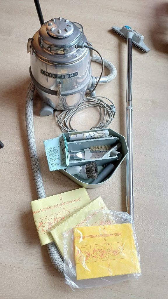 Nilfisk Vintage Stofzuiger Type GAD GA 70. Met accessoires., Ophalen, Gebruikt