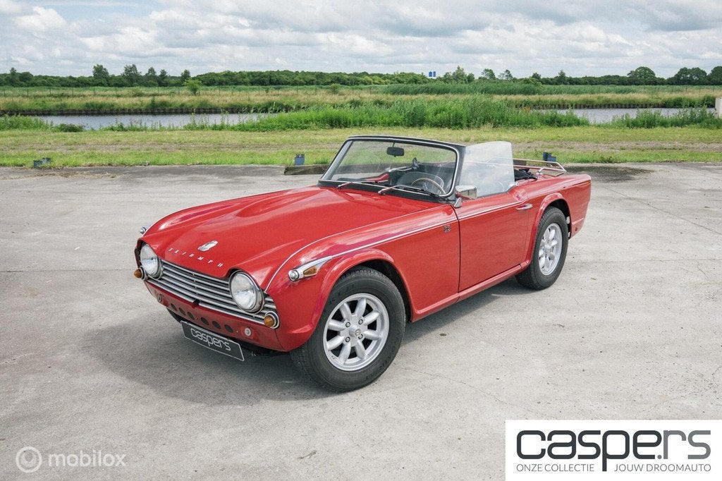 Triumph TR4 A IRS | 1967 | Leder | Sport, Auto's, Triumph, Achterwielaandrijving, Gebruikt, Zwart, 4 cilinders