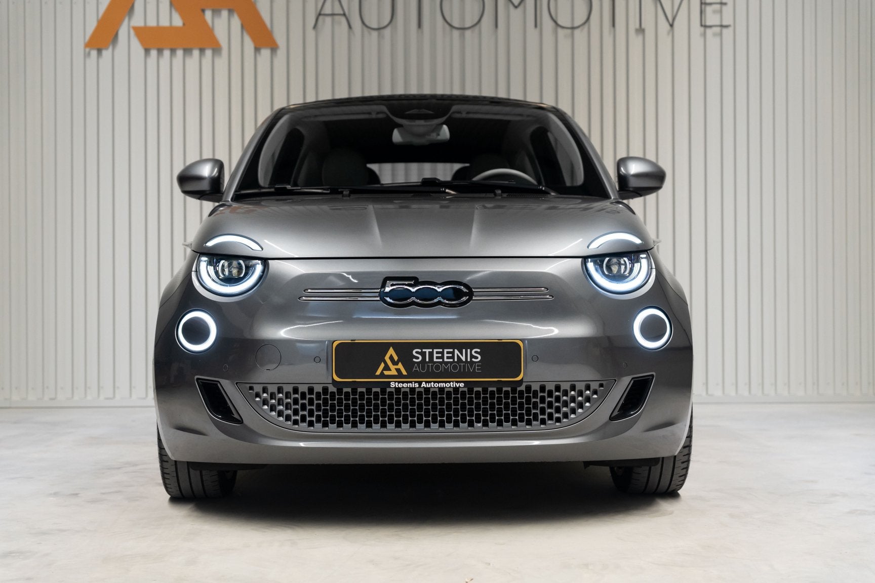 Fiat 500E 42kwh carbro la prima uitvoering