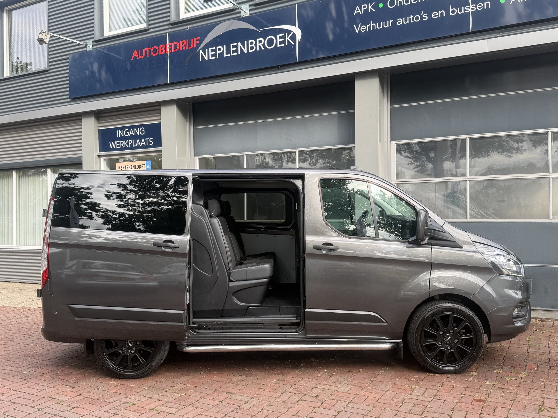 Ford Transit Custom 300 2.0 TDCI L1H1 Trend DC 6-persoons Vo, Voorwielaandrijving, Dealer onderhouden, 4 cilinders, Bedrijf
