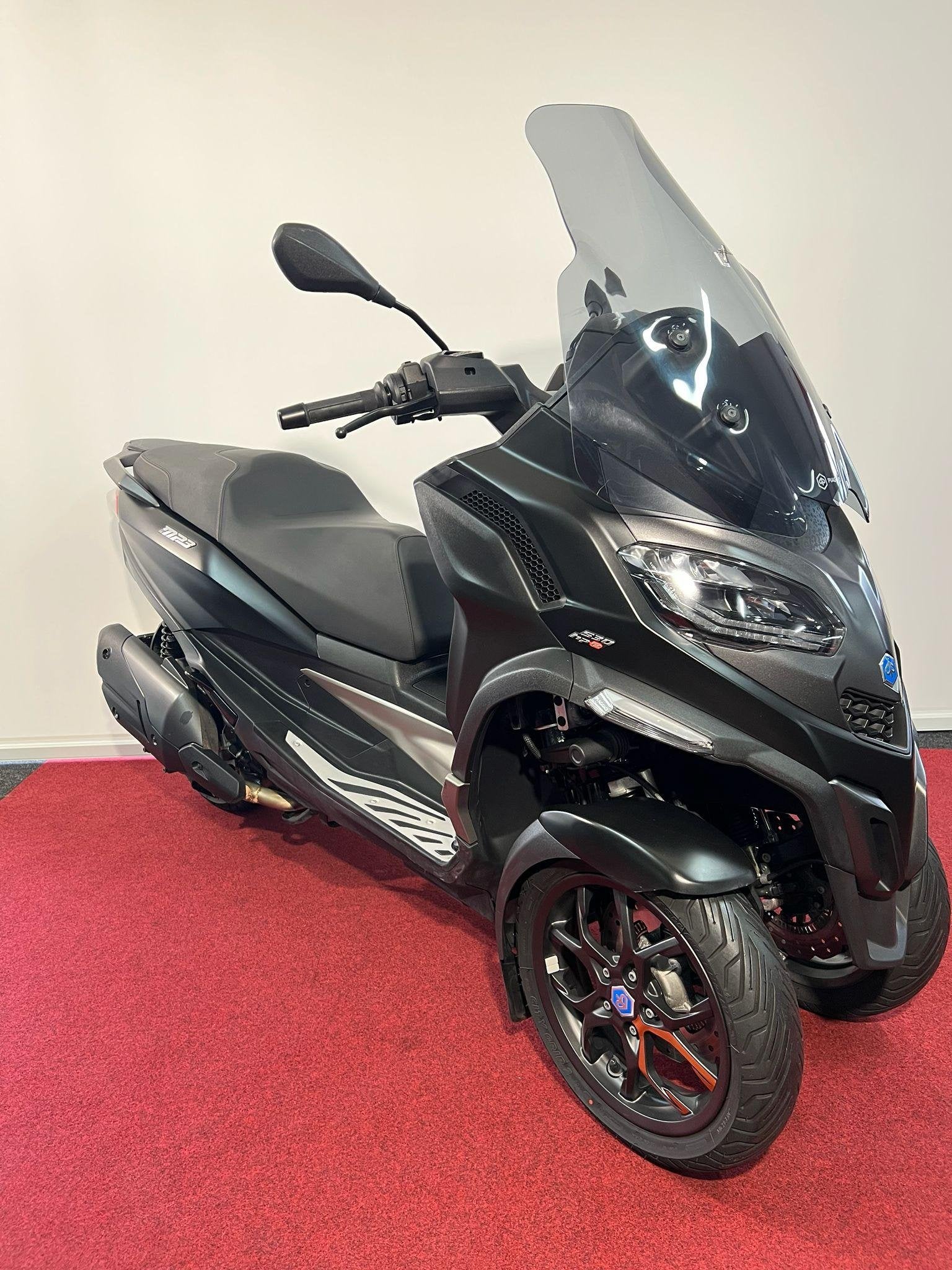 Piaggio 530 MP3 HPE Exclusive, Traction Control, Automaat, 12 t/m 35 kW, Scooter