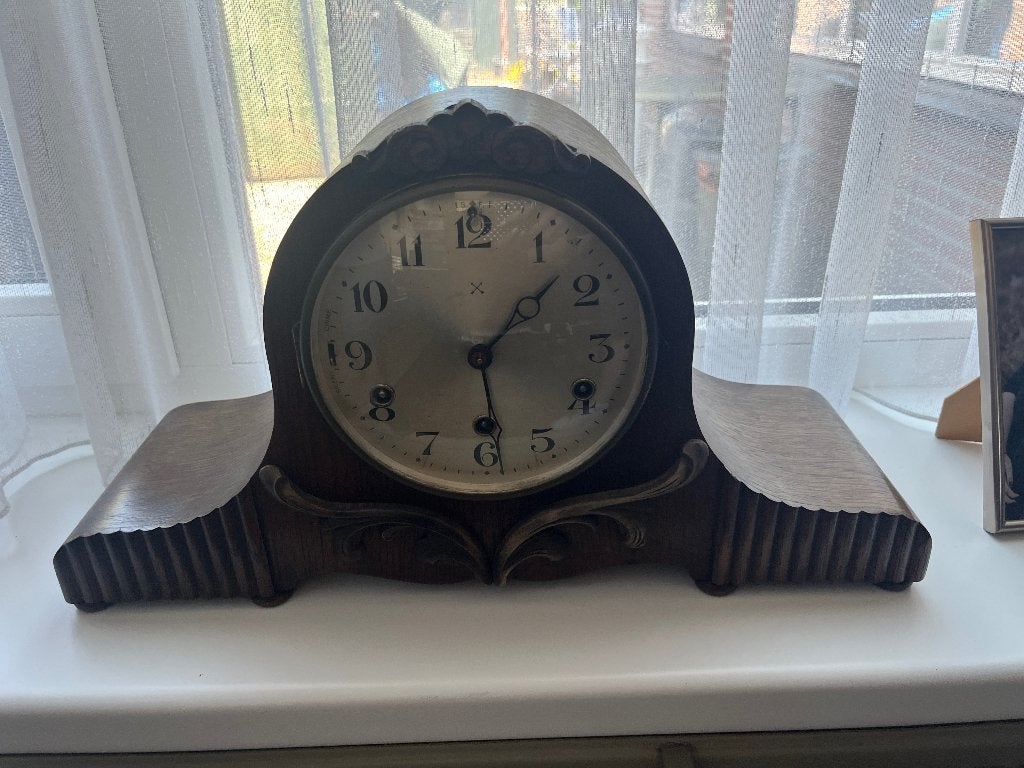 Vintage houten schouwklok / tafelklok met mechanisch uurwerk, Ophalen