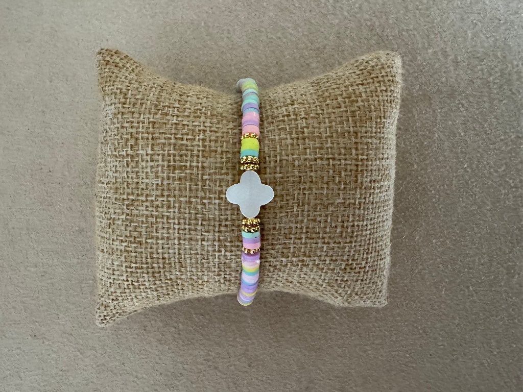 Pastel multi kleuren kralen armband met klaver ibiza boho, Sieraden, Tassen en Uiterlijk, Armbanden, Overige kleuren, Kunststof of Plastic