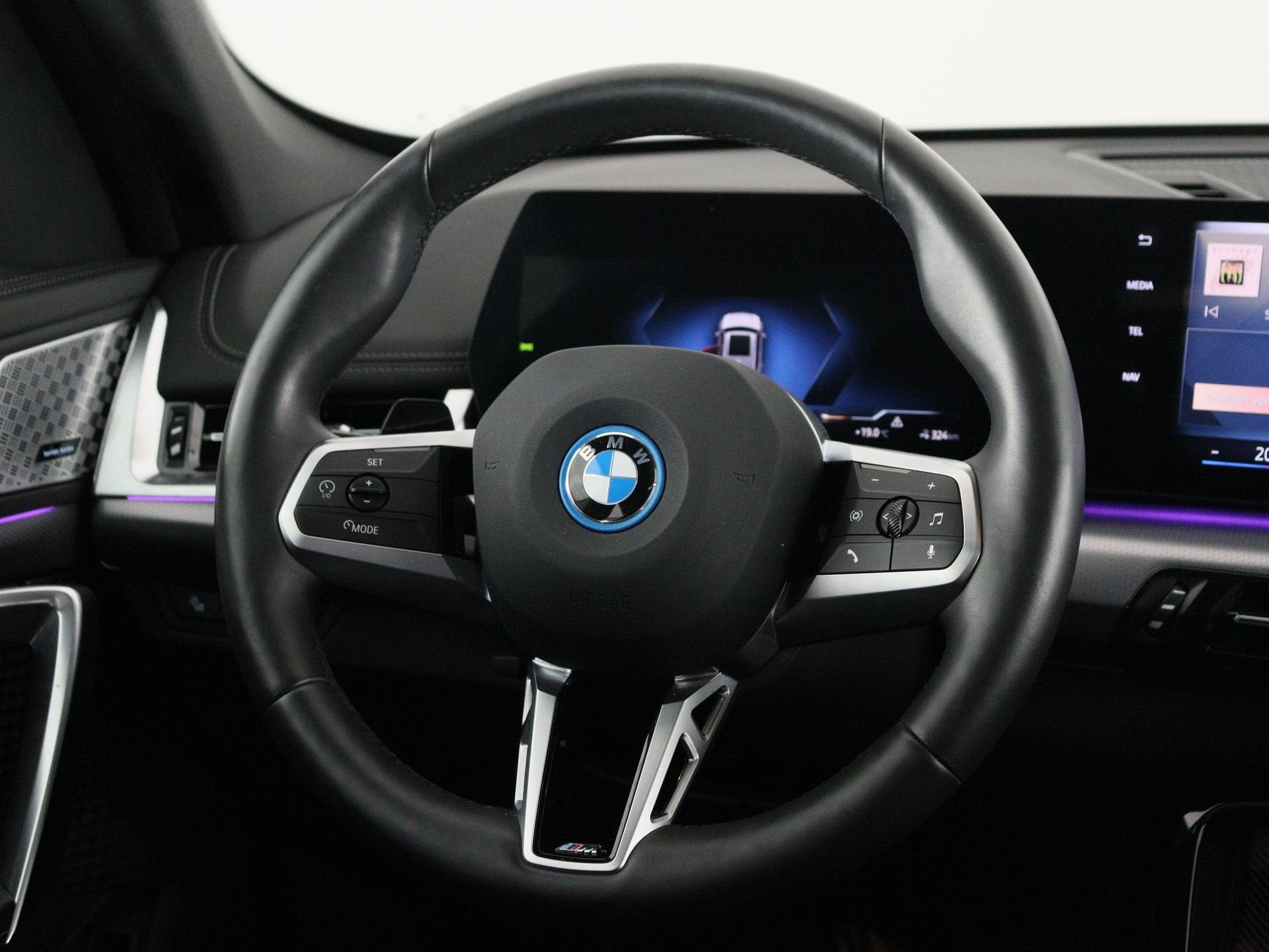 BMW iX1 eDrive20 M-Sport | Trekhaak | Panoramadak (bj 2025), Auto's, Gebruikt, Met garantie (alle), 24 min, Origineel Nederlands
