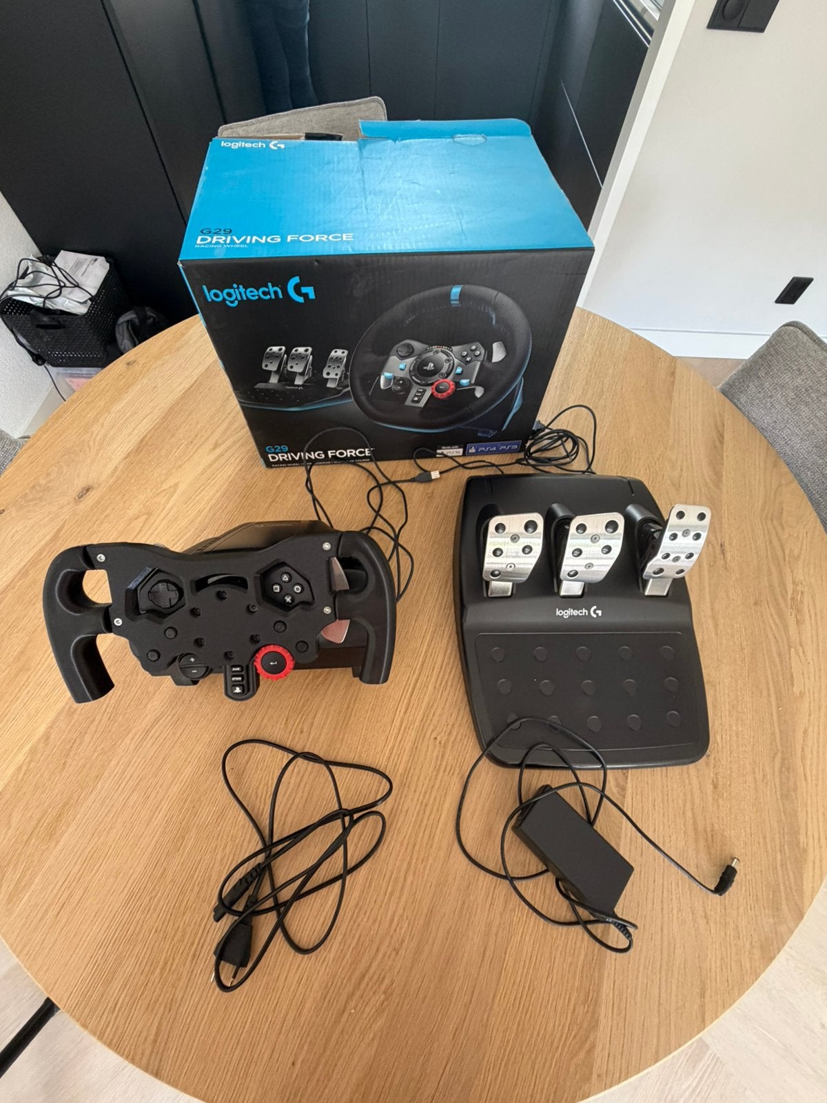 Logitech G29 met F1 Stuur Opzetstuk & Pedalen - PS5/PS4/PC, Ophalen, Zo goed als nieuw