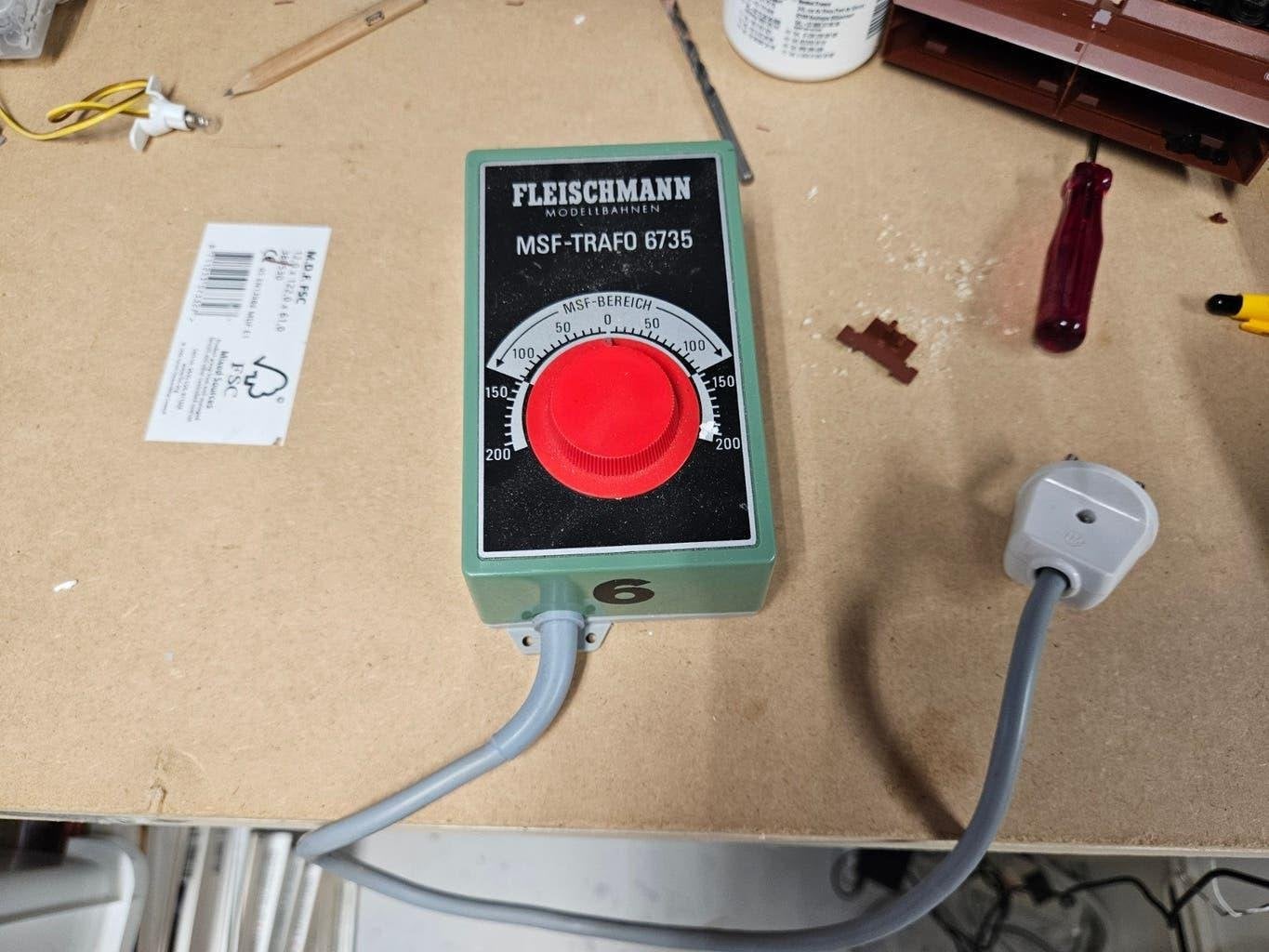 Fleischmann Trafo 6735 met vervangende stekker, Hobby en Vrije tijd, Transformator of Voeding, Gebruikt, Gelijkstroom, Fleischmann