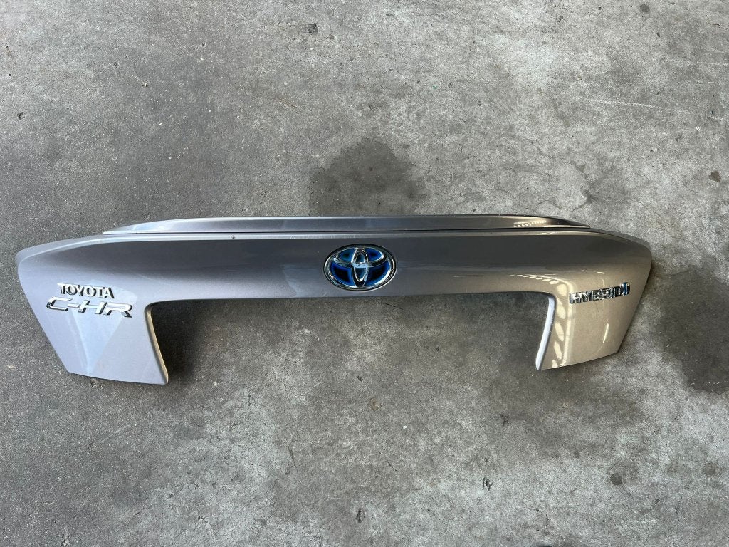 achterklep  c-hr afdekplaat 76811-f4010 2016-2023, Auto-onderdelen, Achterklep, Toyota, Info@toyota.com, Toyota