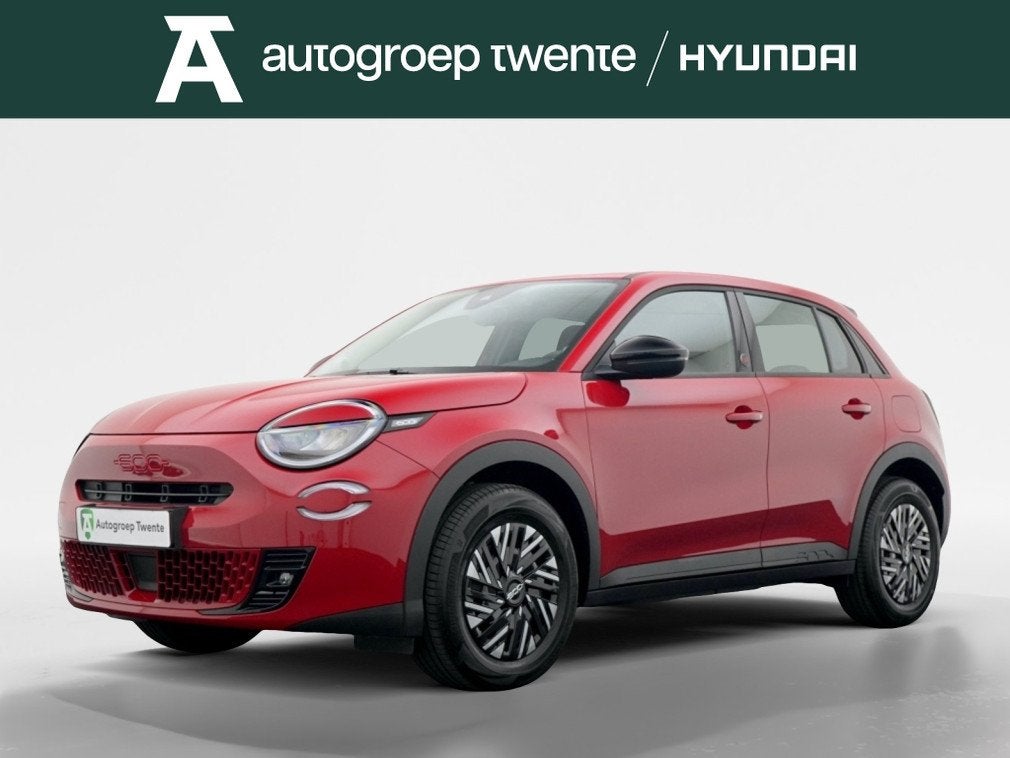 Fiat 600E RED 54 kWh | LED | Snelladen (bj 2024, automaat), Auto's, Fiat, Automaat, Gebruikt, Zwart, 157 pk