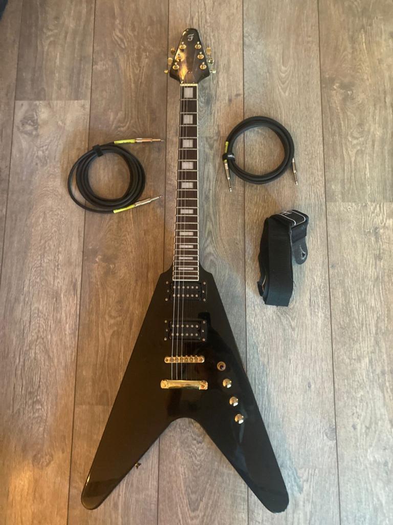 Fazley Flying V elektrische gitaar met tas en kabels, Ophalen, Zo goed als nieuw, Solid body, Overige merken